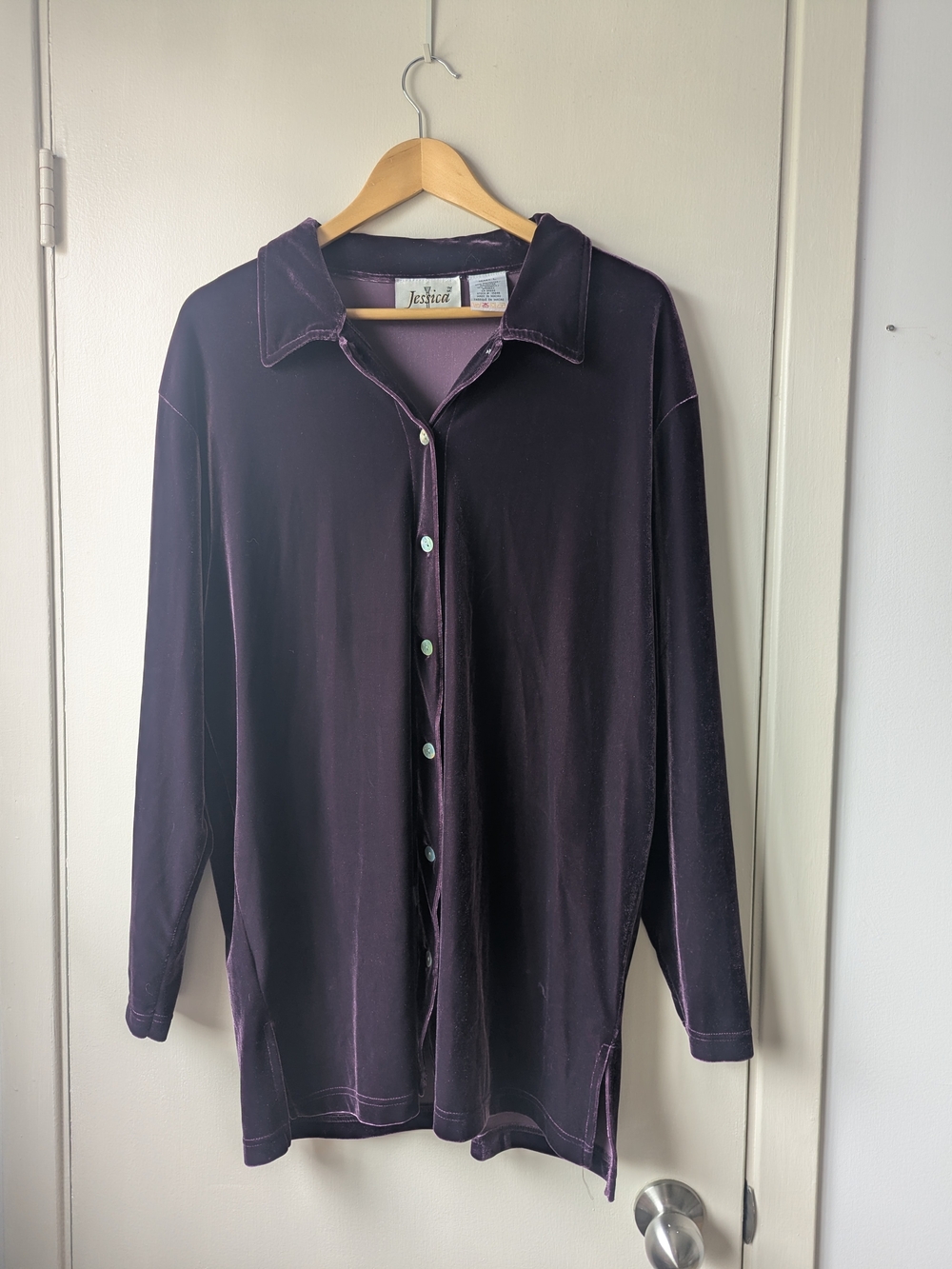 Jessica Plum Long-Sleeve Casual Button-Down Shirt